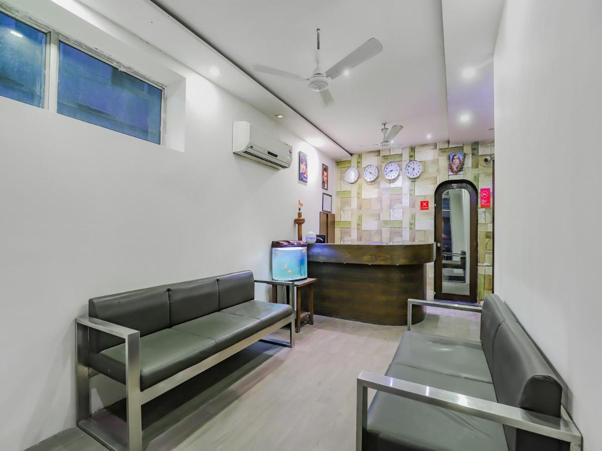 Capital O Hotel Royal Inn Near Gomti Riverfront Park Lucknow Ngoại thất bức ảnh